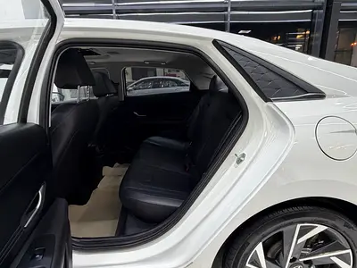 Hyundai Elantra Premium, миниатюра 8