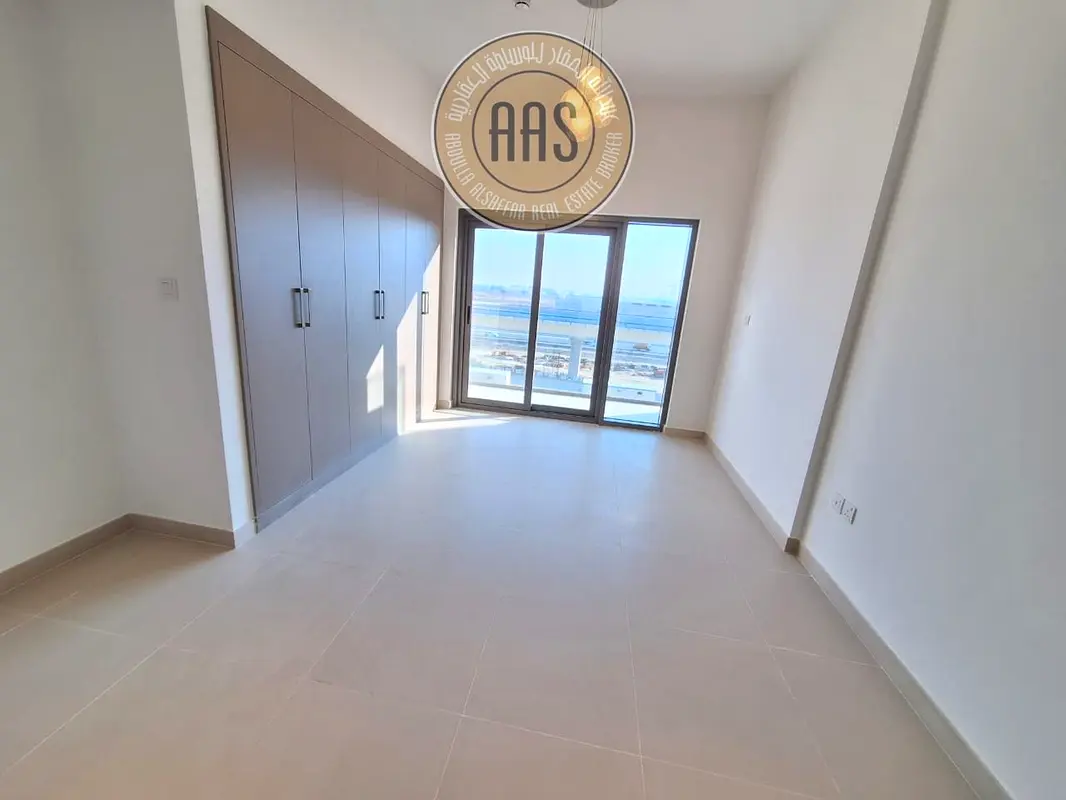 INVESTORS DEAL//SPACIOUS LAYOUT//MODERN AMENITIES