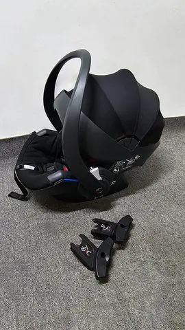 Babyzen Yoyo infant car seat with adapter Good condition