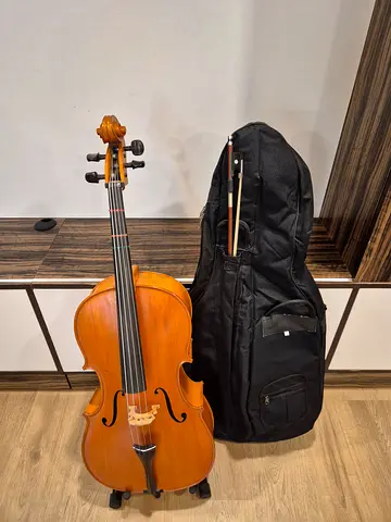 1/4 Cello with Soft Case