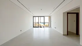Chiller Free |Brand New |Closed Kitchen |Mid Floor
