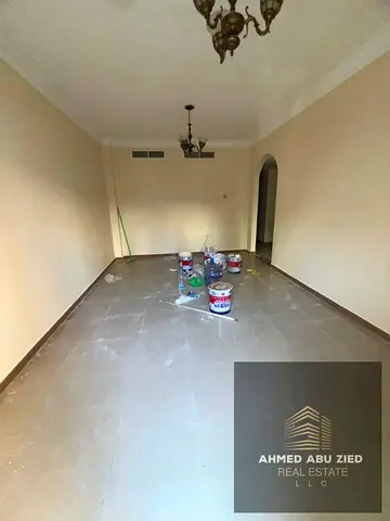 شقة غرفة وصالة للإيجار النعيمية 1 عجمان بـ 28,000 درهم | بجوار جسر غلفا وبلكونة بإطلالة مفتوحة وتسهيلات 4 دفعات وتأمين كاش وقرب الخدمات موقع مميز جدا