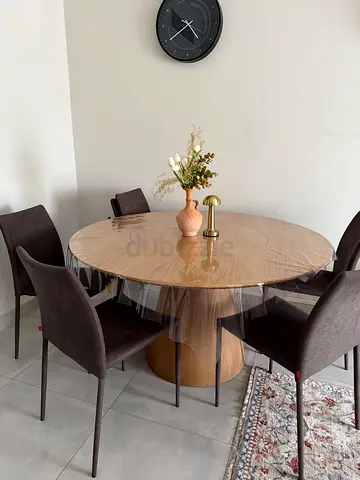 Round wooden dining table with 4 chairs - good condition ( the one) brand like new