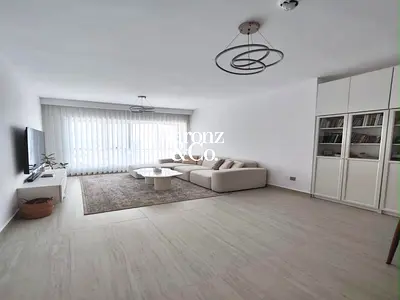 Spacious 1BR| Vacant | No Balcony | Community View