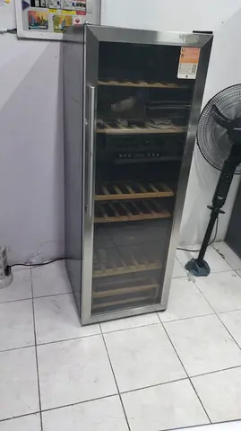 Hoover wine fridge