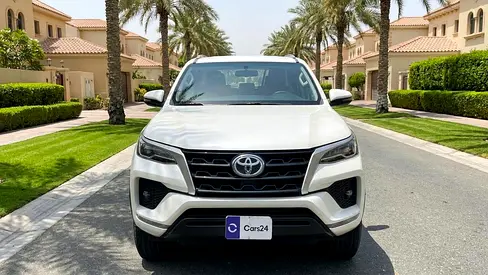 2022 Toyota FORTUNER — фото 2