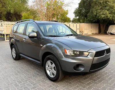 Mitsubishi outlander model 2011 gcc