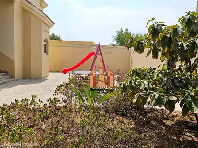3 bed room Hall Majlis Maids room All master room gardan parking