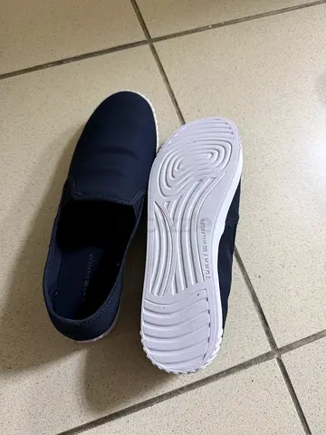 Tommy Hilfiger ladies shoes size 39 (new)
