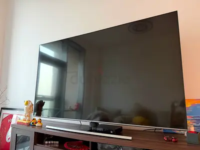 75 inch PREMIUM QLED Samsung (Perfect Condition)