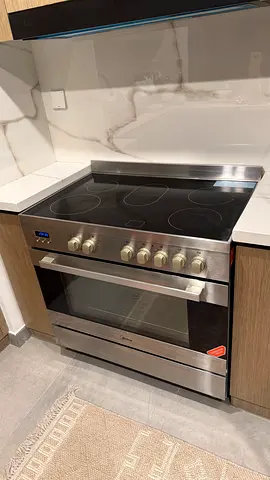Stainless Steel Electric Range with Ceramic Hob and Double Oven - Good Condition
