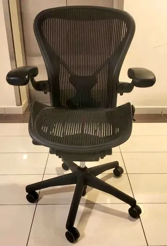 Herman miller Aeron classic chair typ B and C for sale
