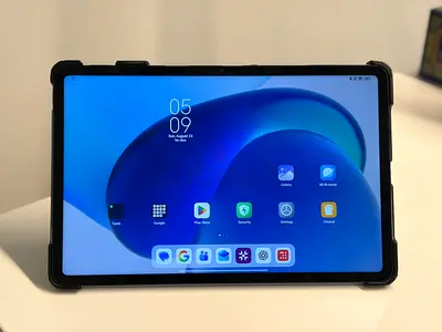 Xiaomi Pad 6 (Cracked Screen and few dents but fully functional)