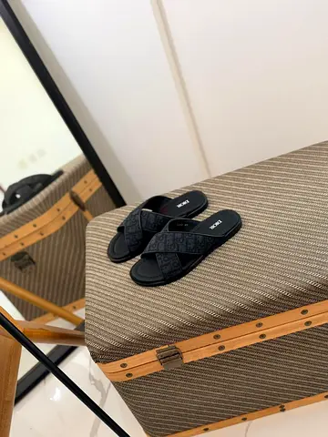 Dior Slippers For Men’s