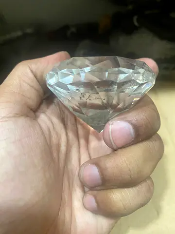 Diamond shaped crystal glass