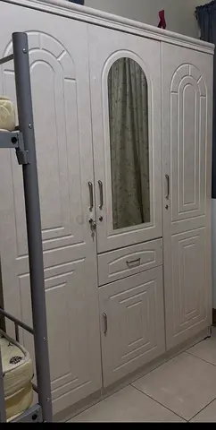 White 3-Door Wardrobe with Mirror and Drawers - Good Condition