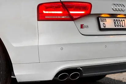 صورة 8 لـ 2013 AUDI S8