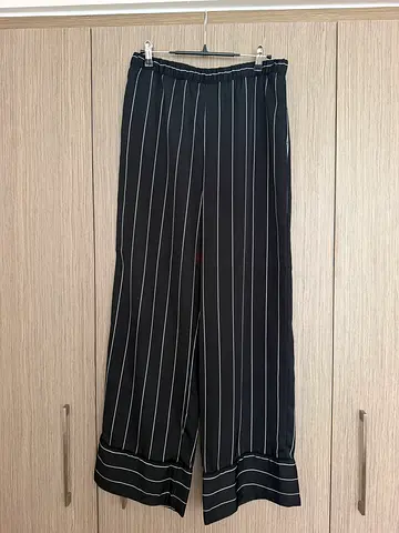 H&M Black trousers (size XS)