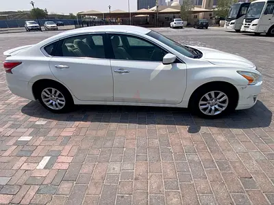 Nissan Altima 2015 American Specs - Well Maintained