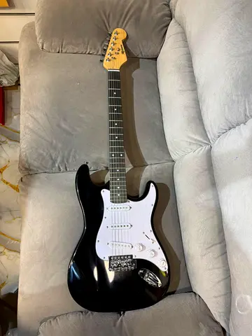 Black Strat-style Electric Guitar - Good Working Condition