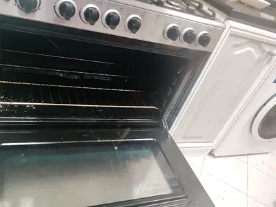 Cylinder, cooking gas with oven all are used like new