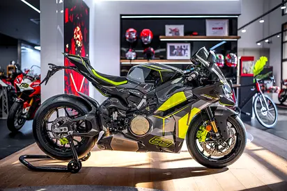 FOR SALE: Brand-New  2026 Ducati Panigale V4 Lamborghini  Sr. No. 626/630