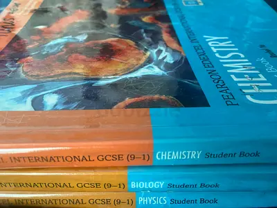 Edexcel IGCSE (9–1) All 3 science text books