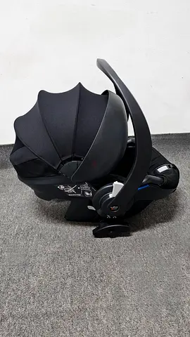 Babyzen Yoyo infant car seat with adapter Good condition