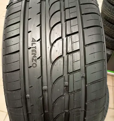 Altenzo 275/35/R19 Like new 2 tires