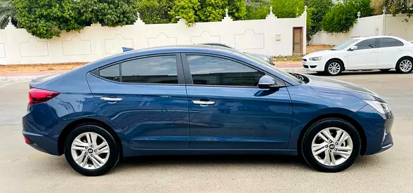 2019 Hyundai ELANTRA 照片 2
