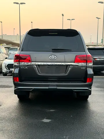 2017 Toyota LAND CRUISER — фото 4