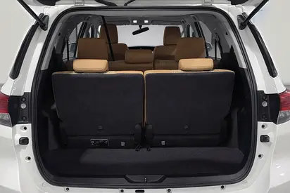 2022 Toyota FORTUNER — фото 11