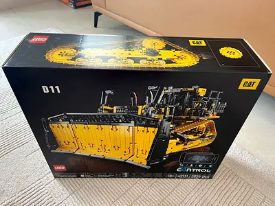 LEGO Technic 42131 Cat D11 Bulldozer 42131 Remote Controlled