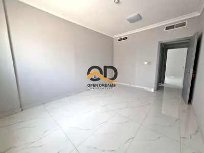 BARAND NEW FAMILY BUILDING 2BHK 2 WASHROOM CANTARAL AC RENT 52K ON ROAD BUILDING PARIM LOCATION AREA