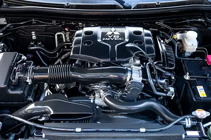 Mitsubishi Montero Sport GLS, миниатюра 2