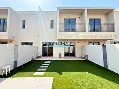 Ready to move | Prime location/Middle unit