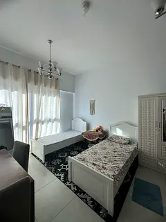 Bed Space with all Bills included near to Metro 🔥 Separate Washroom -  Indian Females Only