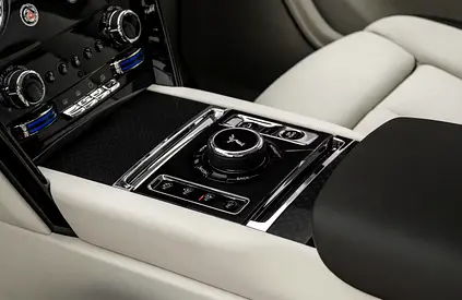 2025 ROLLS-ROYCE CULLINAN — миниатюра 10