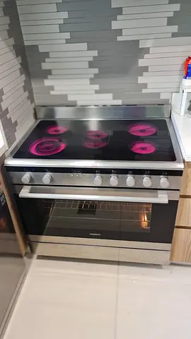 Free Delivery- SIEMENS Latest Model 5-Burner Electric Ceramic Cooking Range 90x60 CM