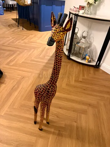 Solid Wood Giraffe statue
