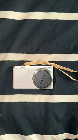 Samsung NX mini digital camera
