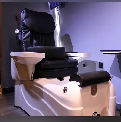 Pedicure Spa Chair with Foot Bath - Good Condition