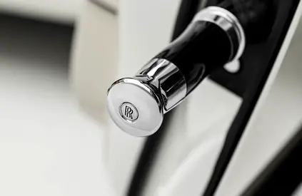 2025 ROLLS-ROYCE CULLINAN — миниатюра 17