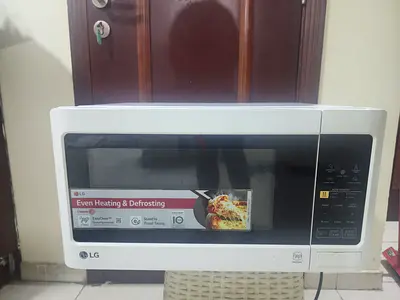 LG Microwave Oven - Even Heating & Defrosting, Good Working Condition