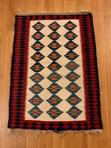 Handwoven small Kilim rug - geometric pattern, good condition 100 x 150 CM