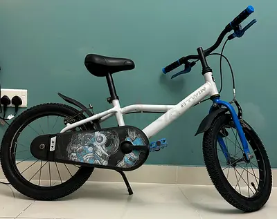Decathlon B'Twin Astronaut 500 16-inch kids' bike