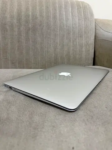 Macbook Air 2017 13inch i5 8gb Ram 256gb ssd