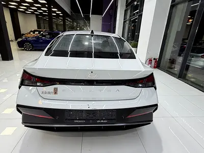 Hyundai Elantra Premium, миниатюра 6