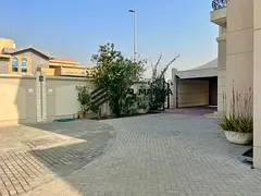 Spacious | 4-Master BR | 3-UP 1-Ground |1 Maid Room- |3-Majlis 2-Ground | DiningRoom | 1 UP- 1 Kitch