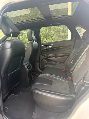 2021 Ford Edge ST — zdjęcie 17
